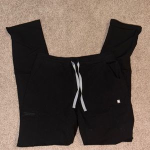 Black Figs scrubs yola skinny